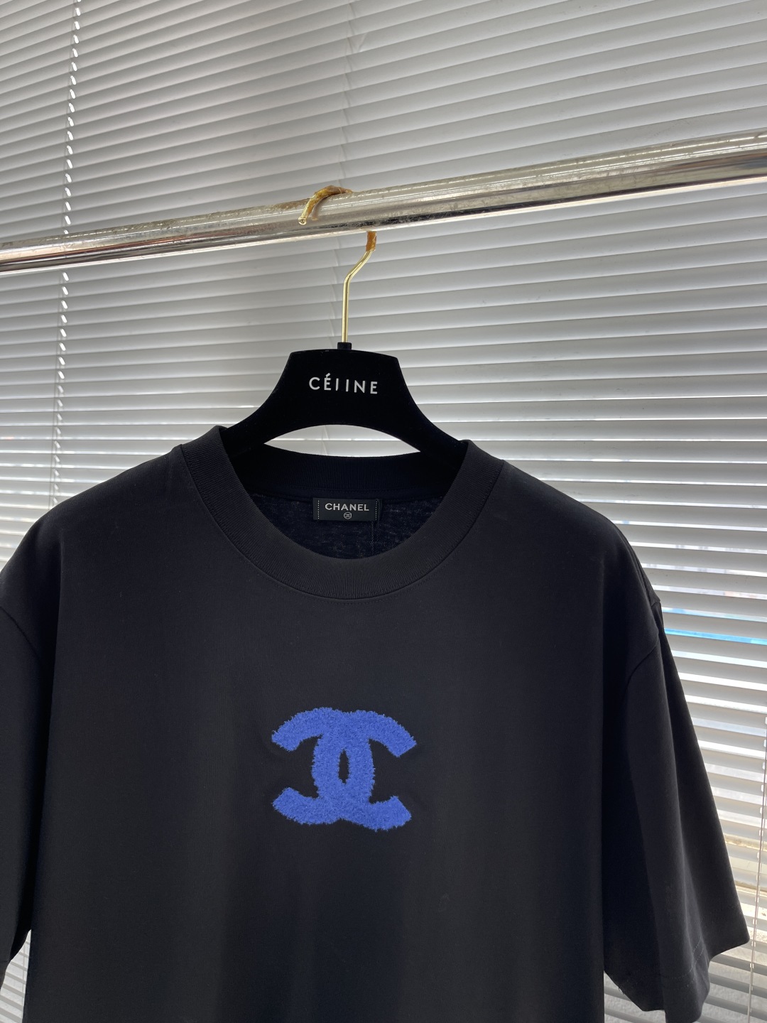 Chanel 2025 Summer Cotton T-Shirt with Embroidered Logo - Stylish & Comfortable 2 cmp i1742555244712 9880 0 6