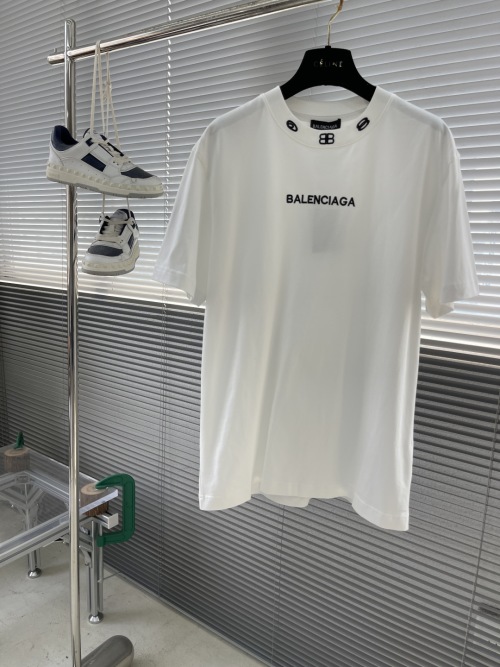 Balenciaga 2025 Summer New Short Sleeve T-Shirt White Embroidery Cotton 1 Balenciaga 2025 Summer New Short Sleeve T-Shirt White Embroidery Cotton
