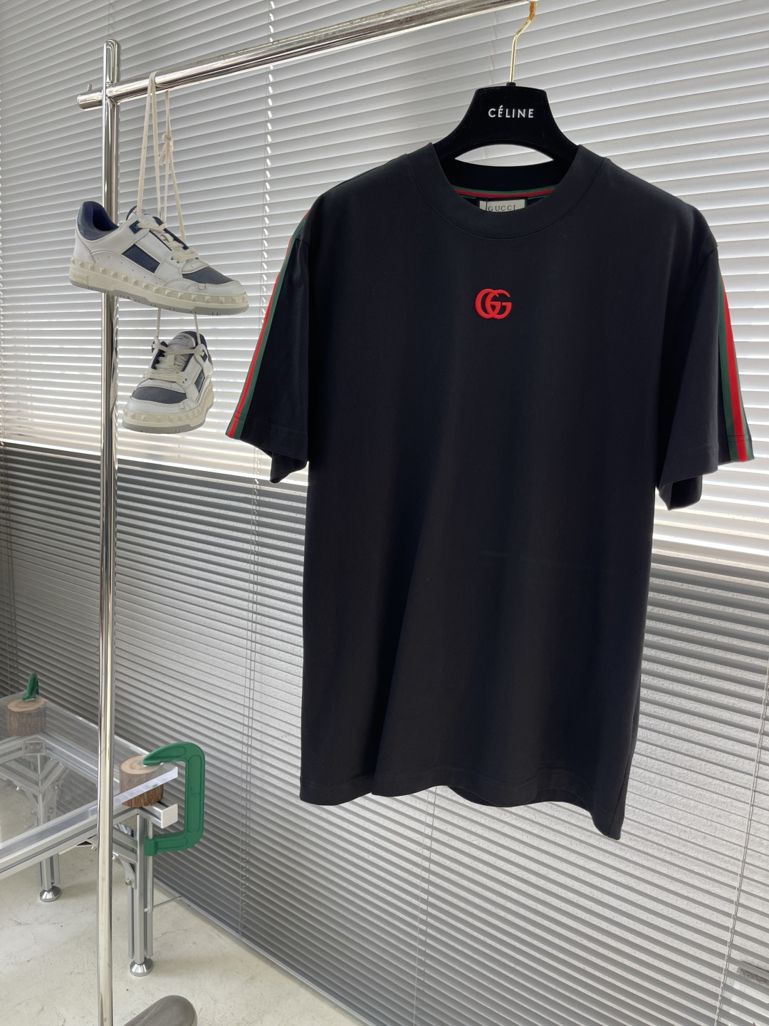 Gucci Men's Black Cotton T-Shirt with Embroidered Logo and Sleeve Stripe