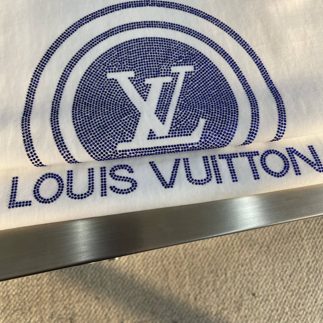 Louis Vuitton 2025 Rhinestone T-Shirt, Premium Cotton, Unisex Style 5 cmp i1742814784597 867 0 1