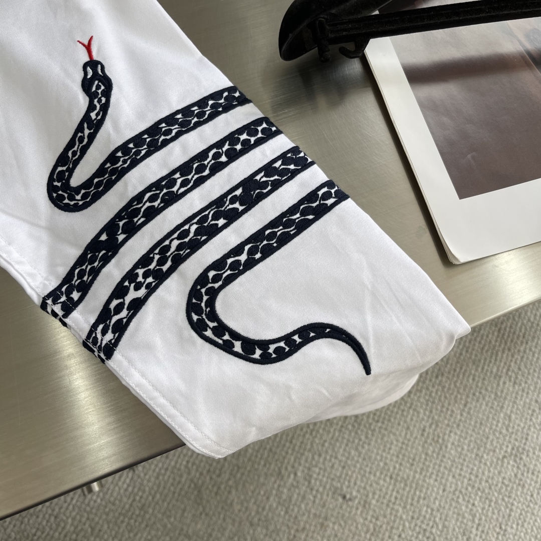 Thom Browne White Oxford Shirt with Snake Embroidery and Four-Bar Stripe 5 cmp i1742815543269 6678 0 2