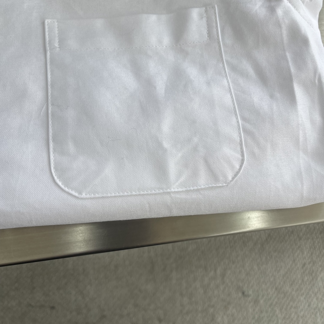 Thom Browne White Oxford Shirt with Snake Embroidery and Four-Bar Stripe 4 cmp i1742815543269 867 0 1