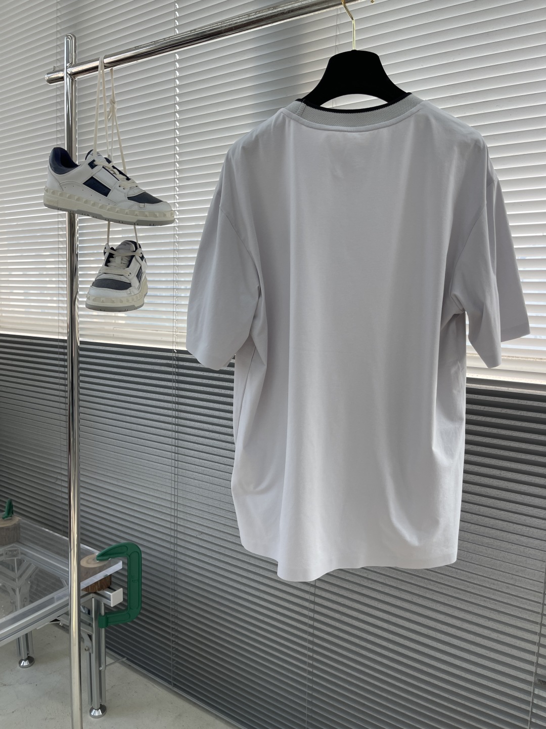 Burberry 2025 Spring/Summer White T-Shirt with BB Logo, Comfortable and Stylish 8 cmp i1742817130906 6711 0 7