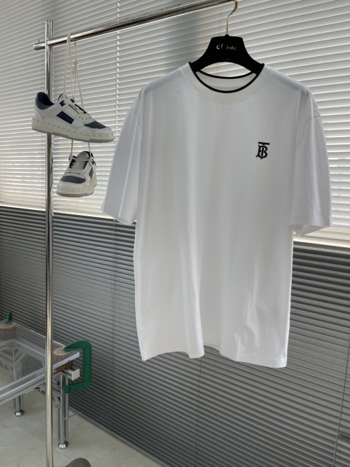 Burberry 2025 Spring/Summer White Cotton Blend Short Sleeve T-Shirt for Men 1 Burberry 2025 Spring/Summer White Cotton Blend Short Sleeve T-Shirt for Men