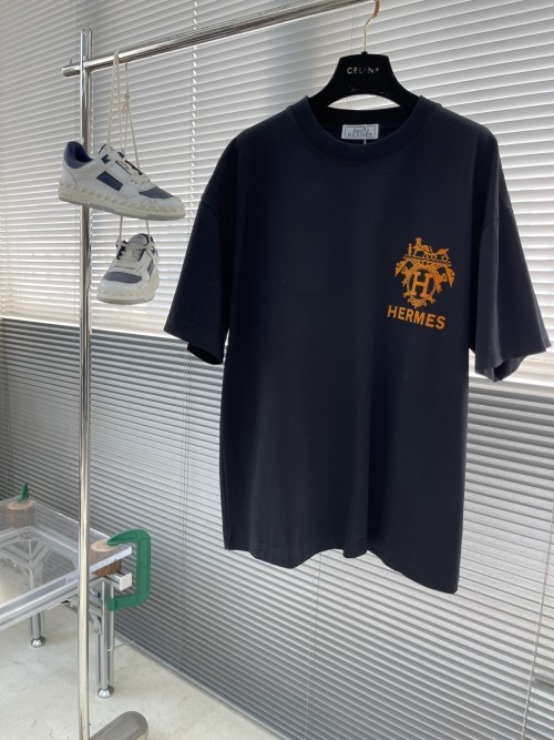 Hermes 2025 Flocked Logo T-Shirt, Unisex Cotton Tee with Shoulder Detail 1 Hermes 2025 Flocked Logo T-Shirt, Unisex Cotton Tee with Shoulder Detail