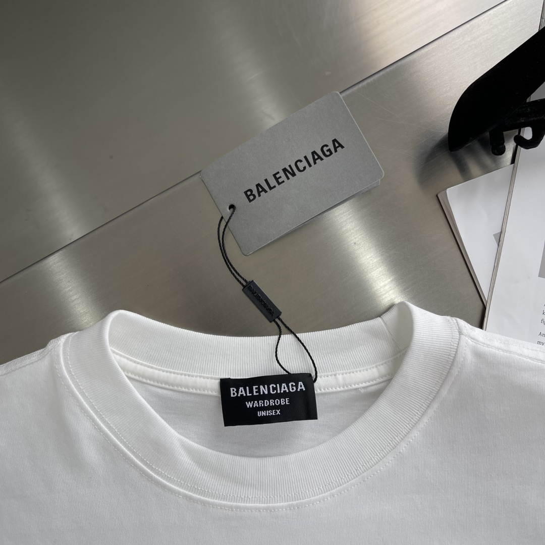 Balenciaga 25SS Graphic Print Cotton T-Shirt - Street Style Tee 4 cmp i1742896446125 9574 0 0