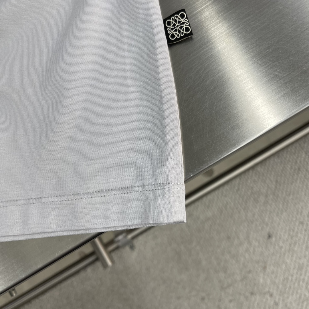 Loewe 2025 Spring/Summer Embroidered Logo T-Shirt - Soft, Breathable Cotton 8 cmp i1742897450979 8419 0 5