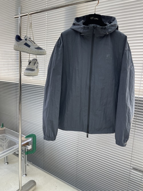 Burberry Men's 25SS Hooded Jacket Italian Spun Nylon Loose Fit Outerwear 1 Burberry Men's 25SS Hooded Jacket Italian Spun Nylon Loose Fit Outerwear
