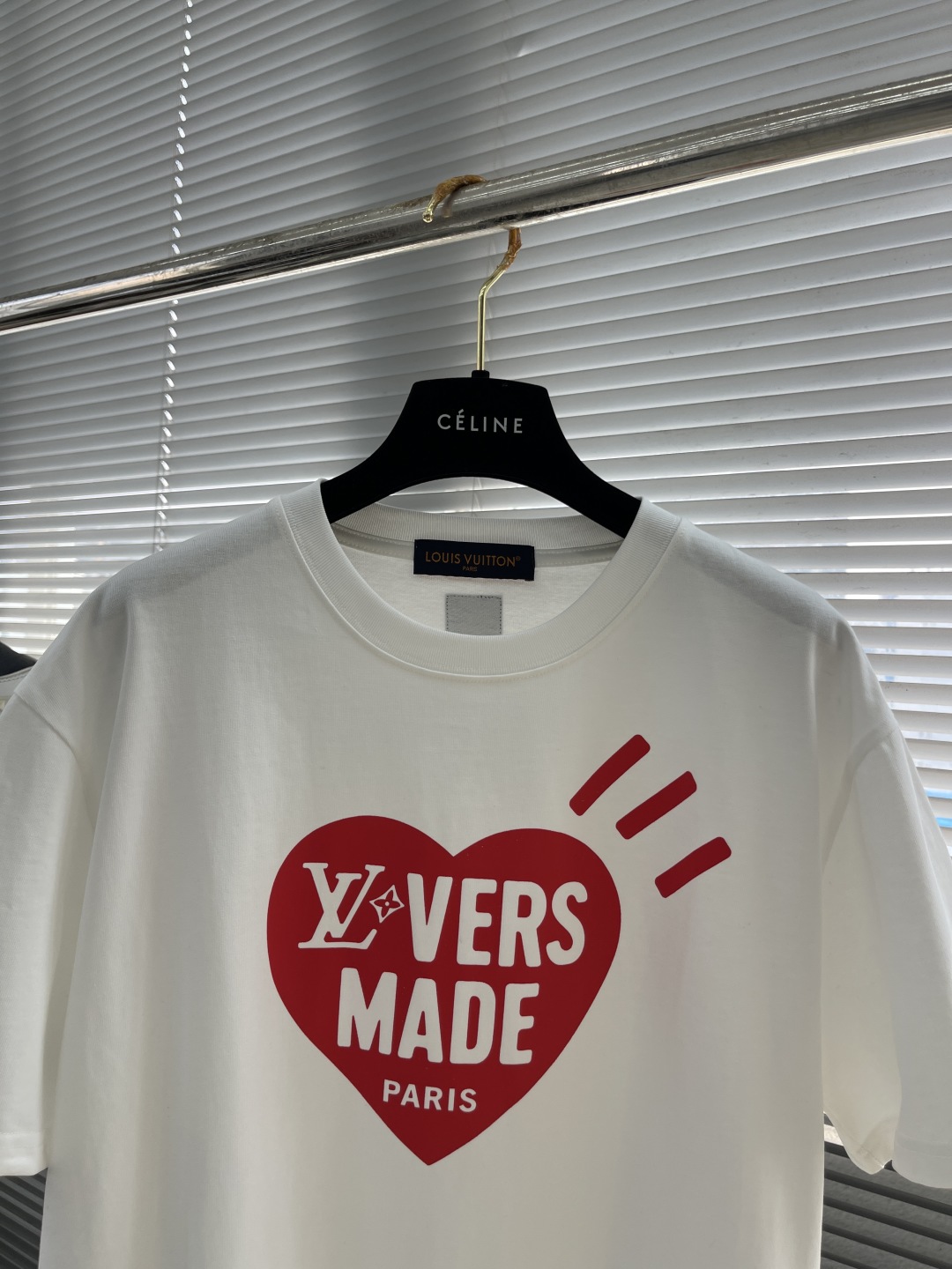 Louis Vuitton x Nigo White Printed Short Sleeve Unisex T-Shirt 2 cmp i1742901481613 494 0 6
