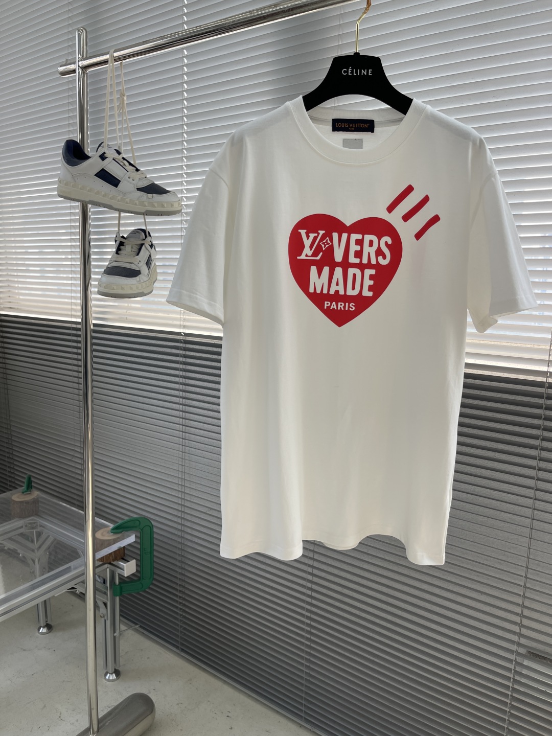 Louis Vuitton x Nigo White Printed Short Sleeve Unisex T-Shirt 1 cmp i1742901481649 4188 0 5