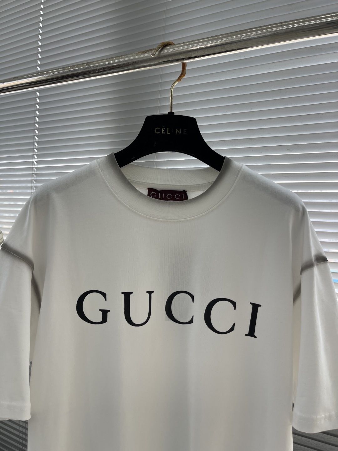Gucci Logo Print Cotton T-Shirt | Unisex Short Sleeve Tee 2 cmp i1742902247938 3859 0 6