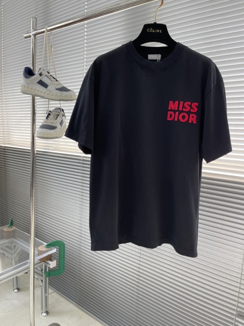Products 14 Dior 25SS Vintage Embroidered Miss Dior Tee, Unisex Oversized Fit
