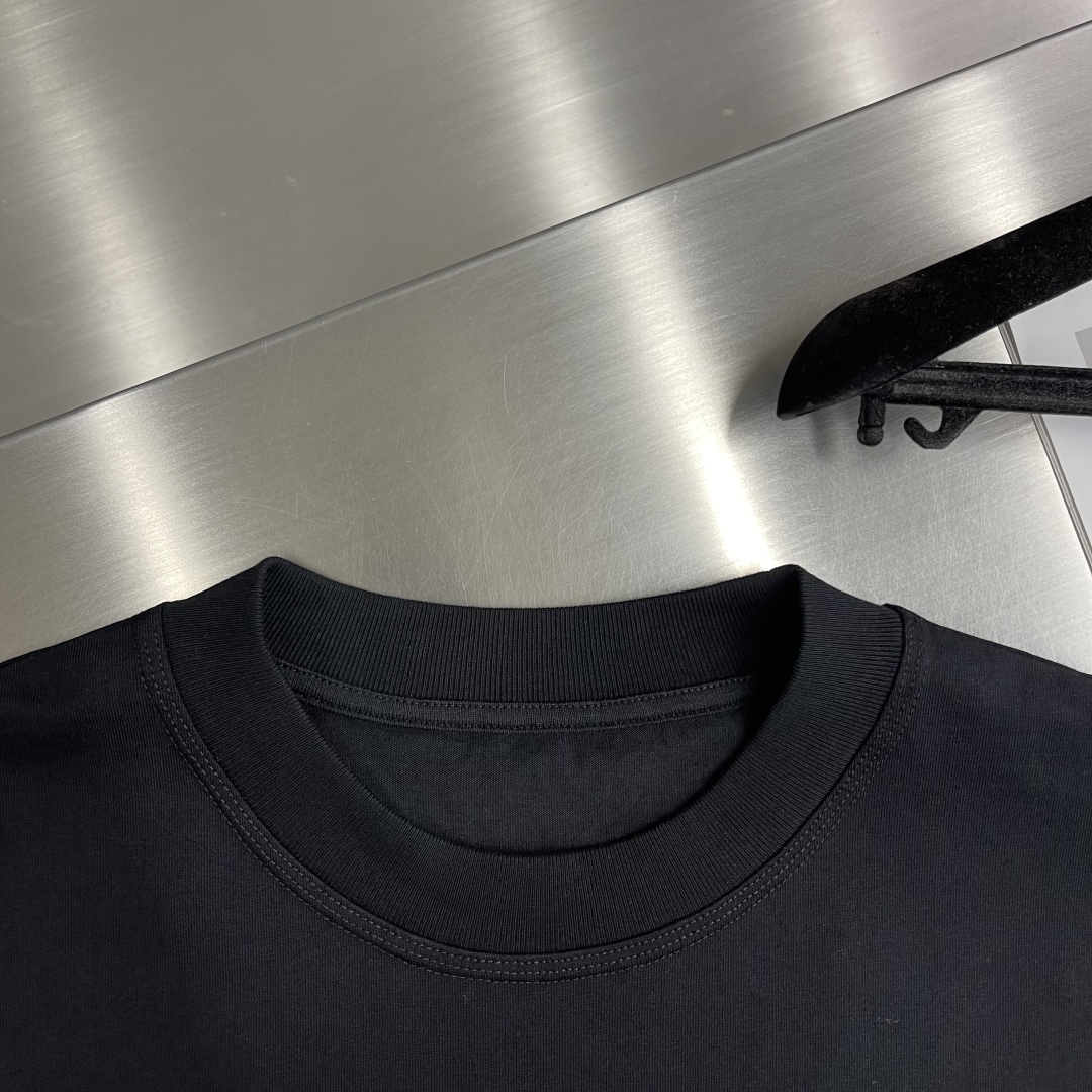 Loewe 2025SS Embroidered Cotton Tee - Heavyweight Fabric, Comfortable Fit 4 cmp i1743242512720 1885 0 0