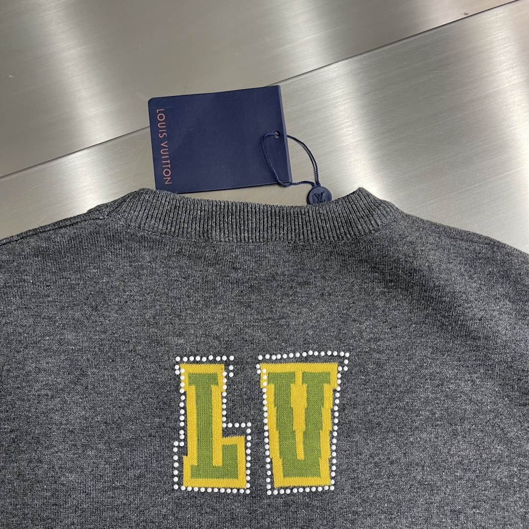 Louis Vuitton 2025 Spring/Summer Embroidered Logo Short Sleeve T-Shirt 7 cmp i1743335250438 8328 0 4