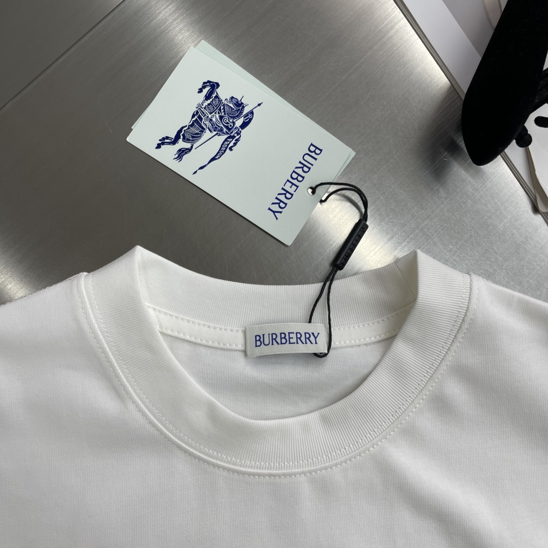 Burberry Men's White Cotton T-Shirt with Logo, Casual Short Sleeve Top 4 cmp i1743431279533 2574 0 0