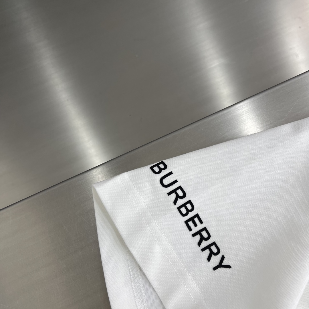 Burberry Men's White Cotton T-Shirt with Logo, Casual Short Sleeve Top 6 cmp i1743431279538 8369 0 1