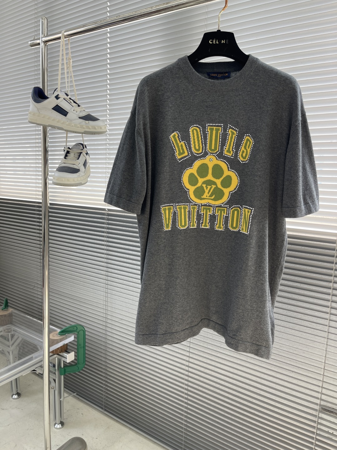 Louis Vuitton 2025 Spring/Summer Embroidered Logo Short Sleeve T-Shirt 1 cmp i1743489172379 9452 0 5