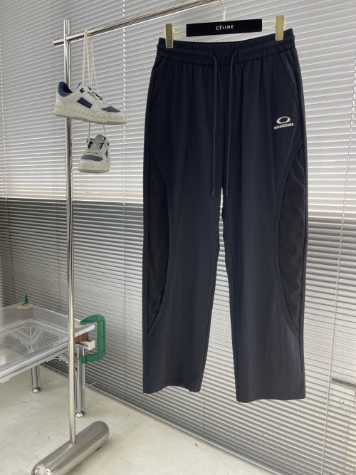 Balenciaga 25SS Logo Embroidered T-Shirt and Pants Set - Unisex Style 1 Balenciaga 25SS Logo Embroidered T-Shirt and Pants Set - Unisex Style