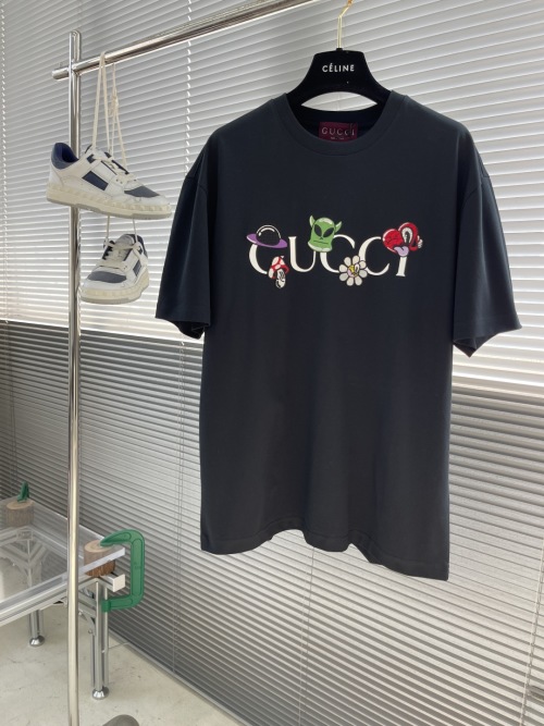 Gucci 2025SS Embroidered Cotton T-Shirt, Casual Style for Men and Women 1 Gucci 2025SS Embroidered Cotton T-Shirt, Casual Style for Men and Women