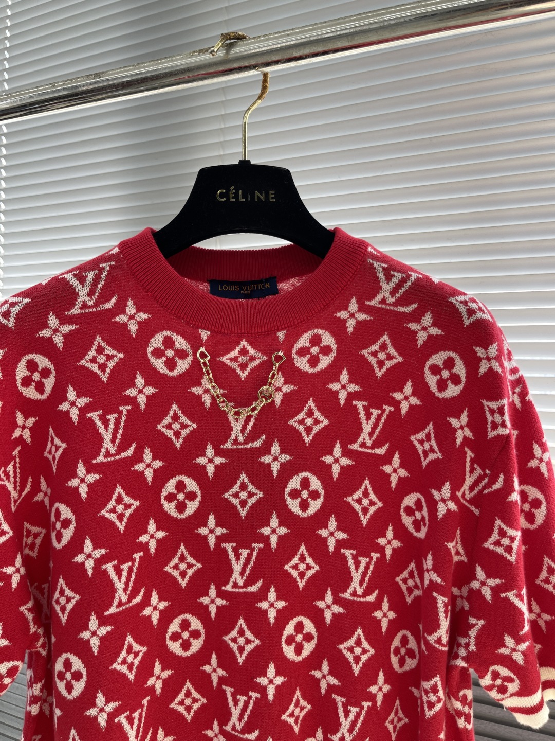 

-驴牌  logo提花针织工艺圆领短袖T恤 胸前拉链装饰 注重细节 最求品质  
男女同款 
码数：