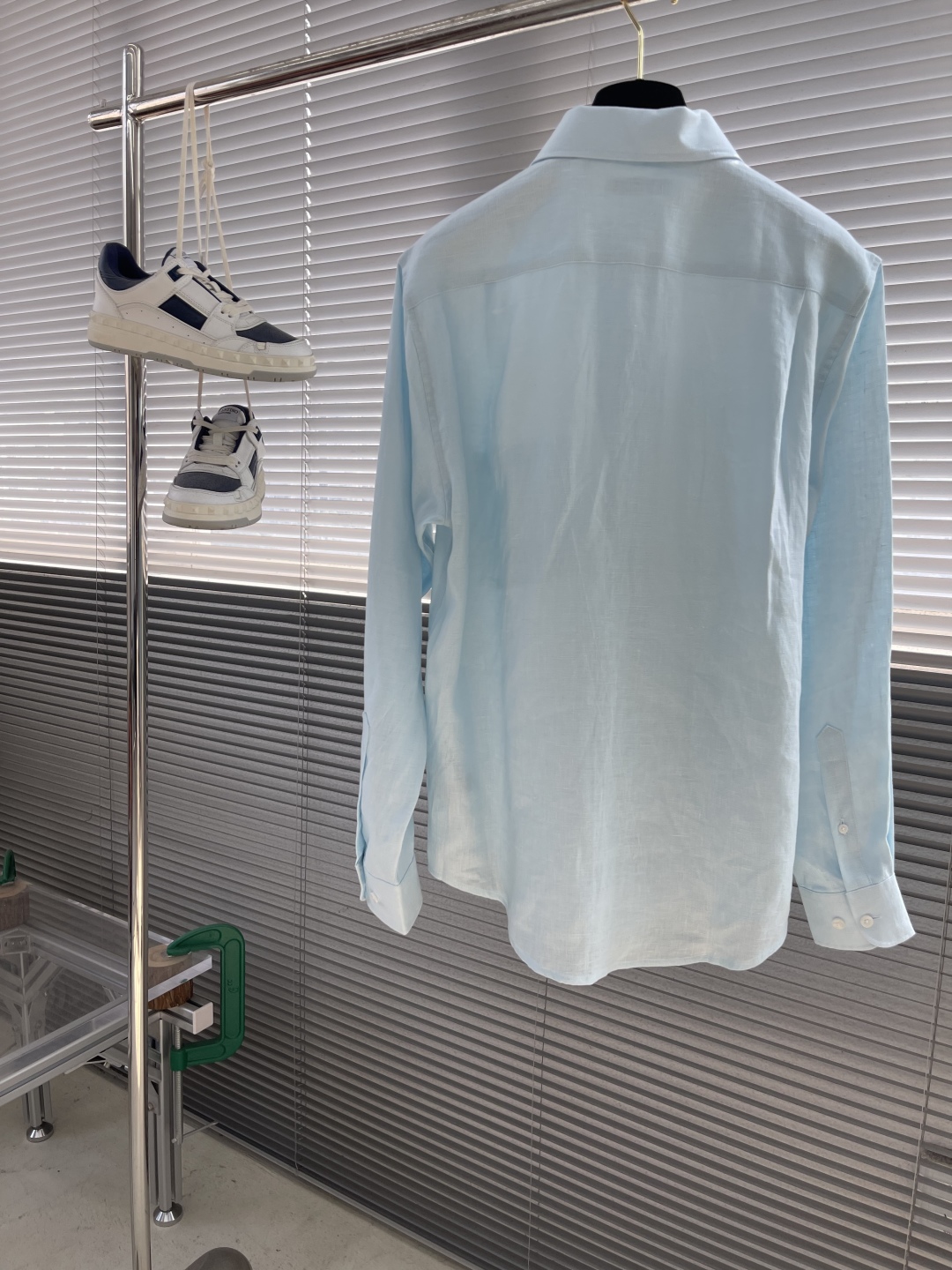 Loro Piana Linen Shirt: Summer Relaxed Aesthetic, Single Collar Design 8 cmp i1743491449109 114 0 7