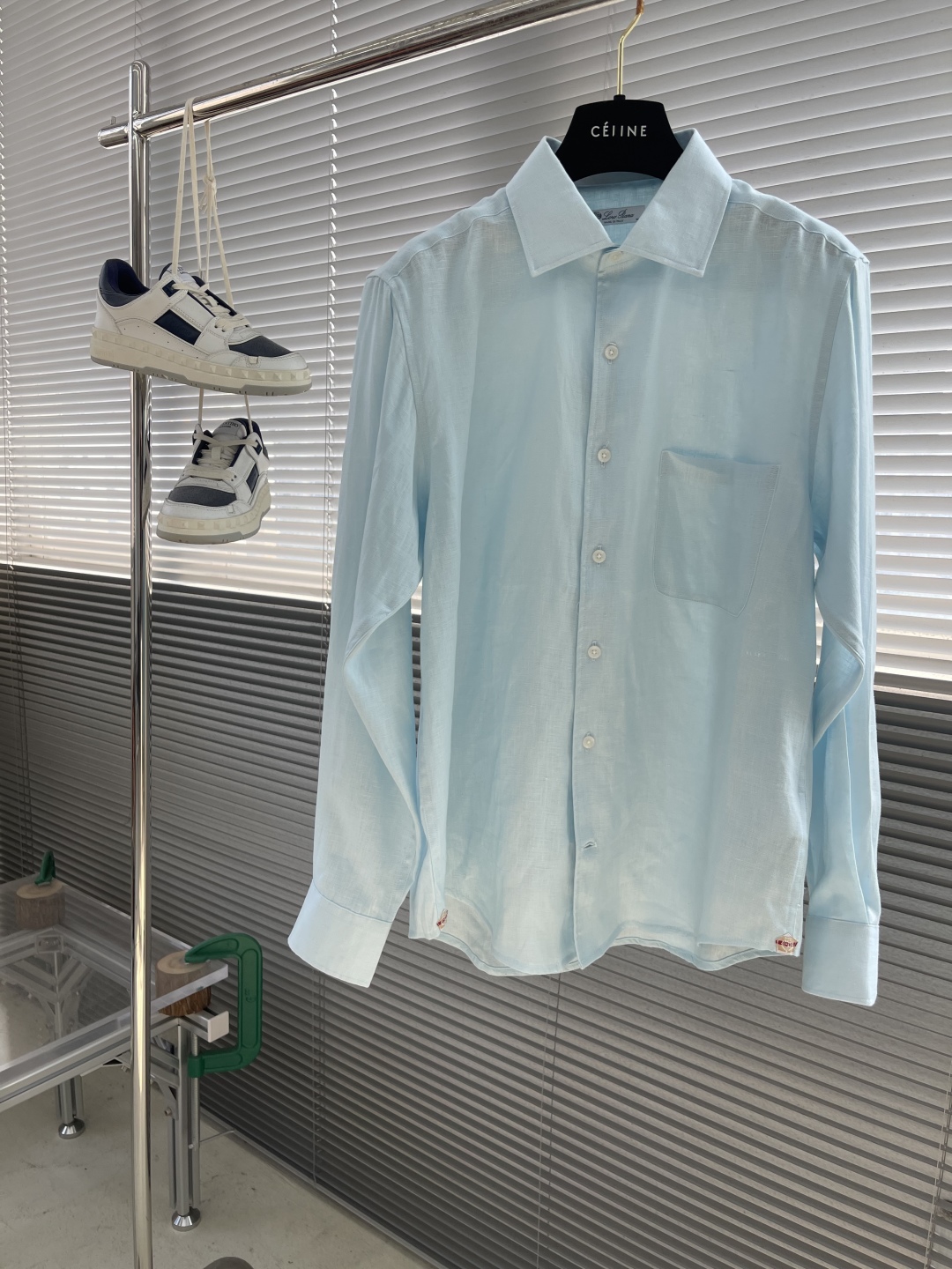 Loro Piana Linen Shirt: Summer Relaxed Aesthetic, Single Collar Design 1 cmp i1743491449122 9280 0 5