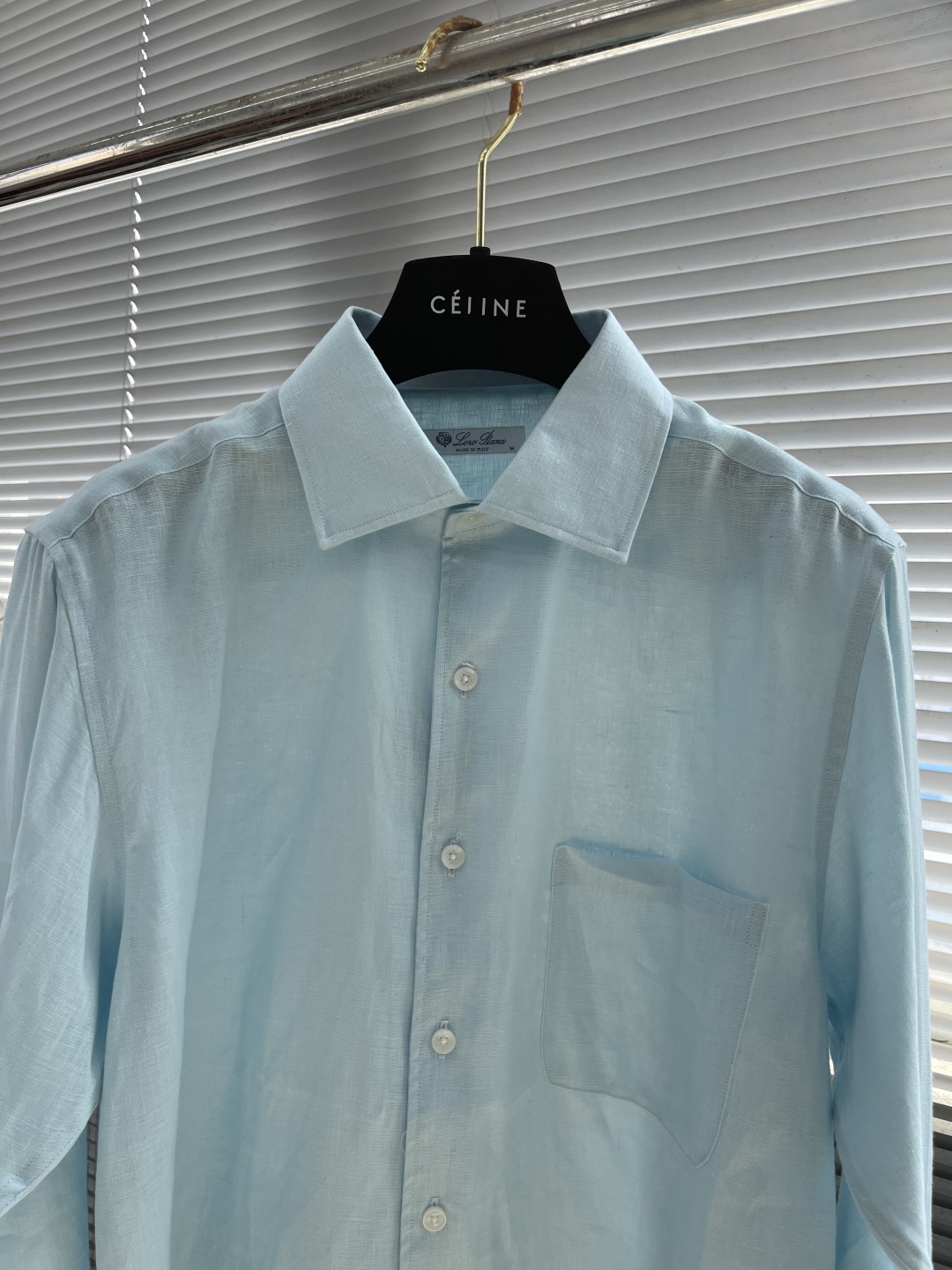 Loro Piana Linen Shirt: Summer Relaxed Aesthetic, Single Collar Design 2 cmp i1743491449163 7290 0 6