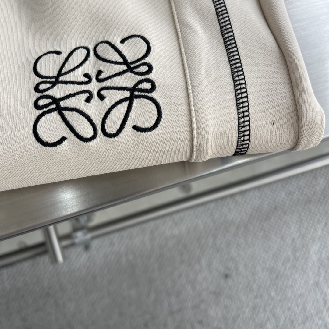 Loewe 2025 Spring/Summer Casual Sweatpants - Stylish Comfort, Versatile Design 6 cmp i1743495597342 5355 0 3