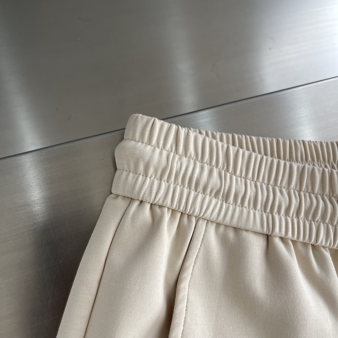 Loewe 2025 Spring/Summer Casual Sweatpants - Stylish Comfort, Versatile Design 5 cmp i1743495597350 9438 0 2