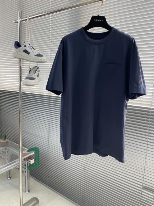 Celine Men's 2025 Spring/Summer Navy Cotton T-Shirt - M to 5XL Sizes 1 Celine Men's 2025 Spring/Summer Navy Cotton T-Shirt - M to 5XL Sizes