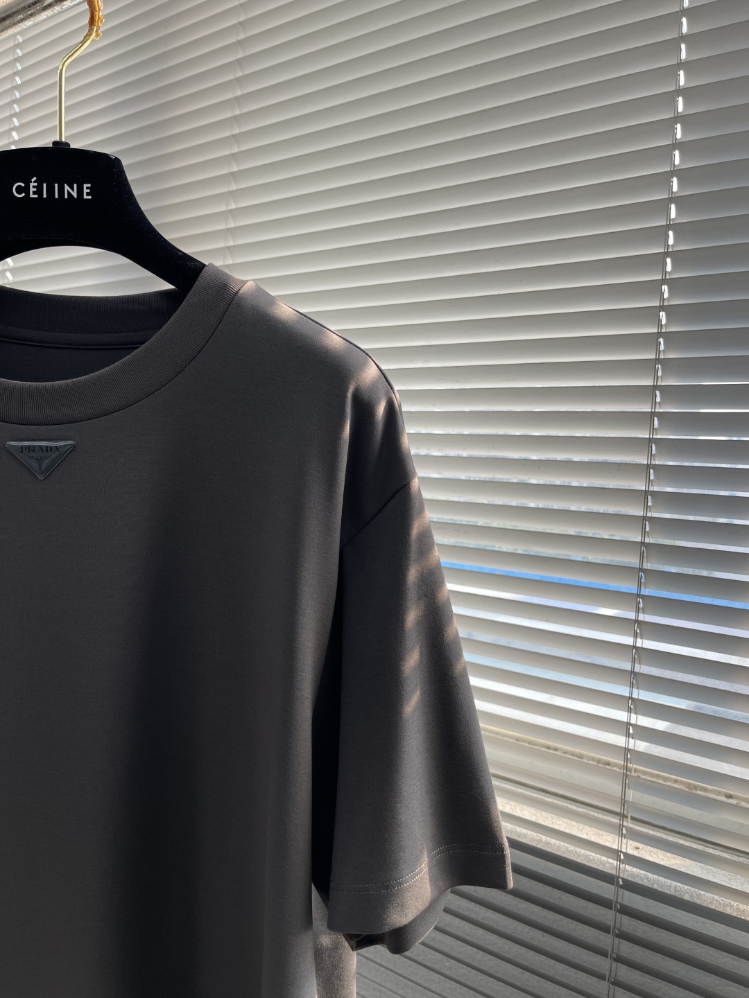 Prada 2025 Spring/Summer Short Sleeve T-Shirt - Modal Fabric, Relaxed Fit 2 cmp i1743506371199 2907 0 6