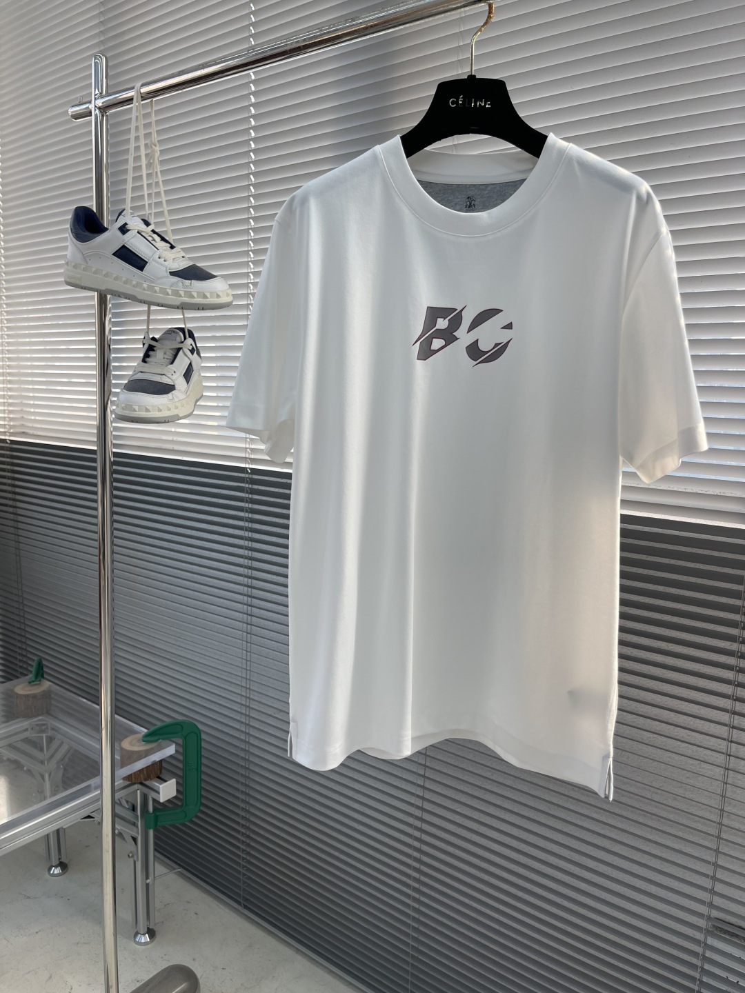 Bru**llo Cuci**lli Men's White Short Sleeve T-Shirt with Logo Embroidery