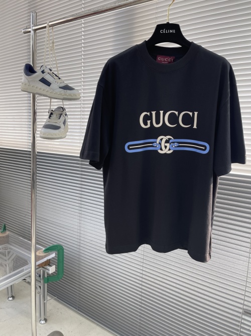 Gucci 2025SS Men's Black Cotton Short Sleeve T-Shirt with Logo Design 1 Gucci 2025SS Men's Black Cotton Short Sleeve T-Shirt with Logo Design