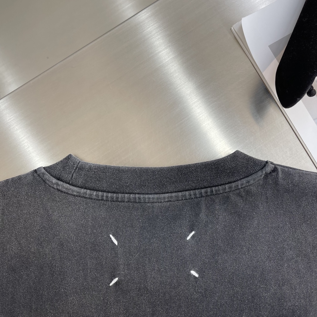 MM6 Maison Margiela Distressed-Wash Cotton Tee - Stylish and Comfortable 6 cmp i1743594877767 5094 0 3