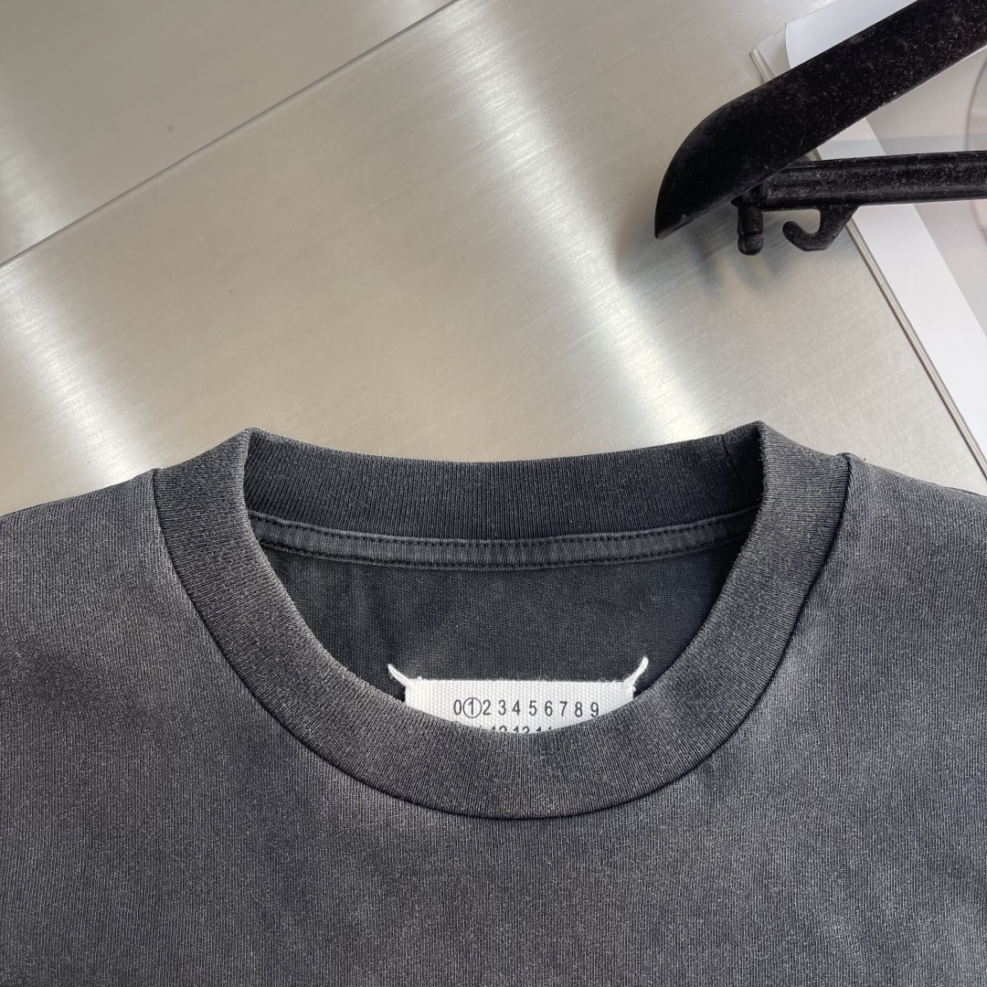 MM6 Maison Margiela Distressed-Wash Cotton Tee - Stylish and Comfortable 3 cmp i1743594877782 5461 0 0