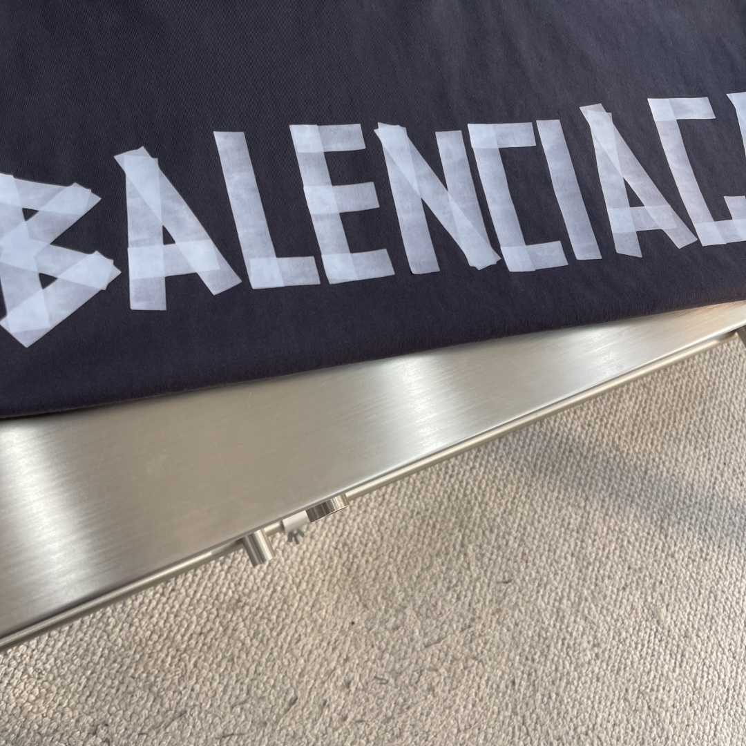 Balenciaga 25SS Distressed Logo T-Shirt Cotton Short Sleeve Top 4 cmp i1743594926211 6886 0 1