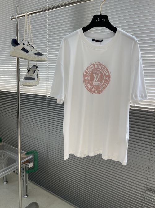 Louis Vuitton 25SS Voyage Trunkage Print Crewneck Cotton T-Shirt - Unisex 1 Louis Vuitton 25SS Voyage Trunkage Print Crewneck Cotton T-Shirt - Unisex