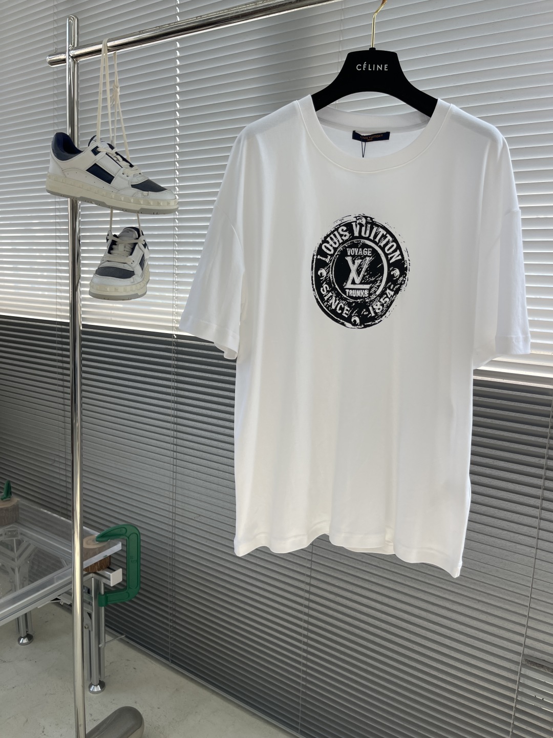 Louis Vuitton 25SS White Cotton T-Shirt With Voyage Print Unisex 1 cmp i1743598471762 6389 0 5
