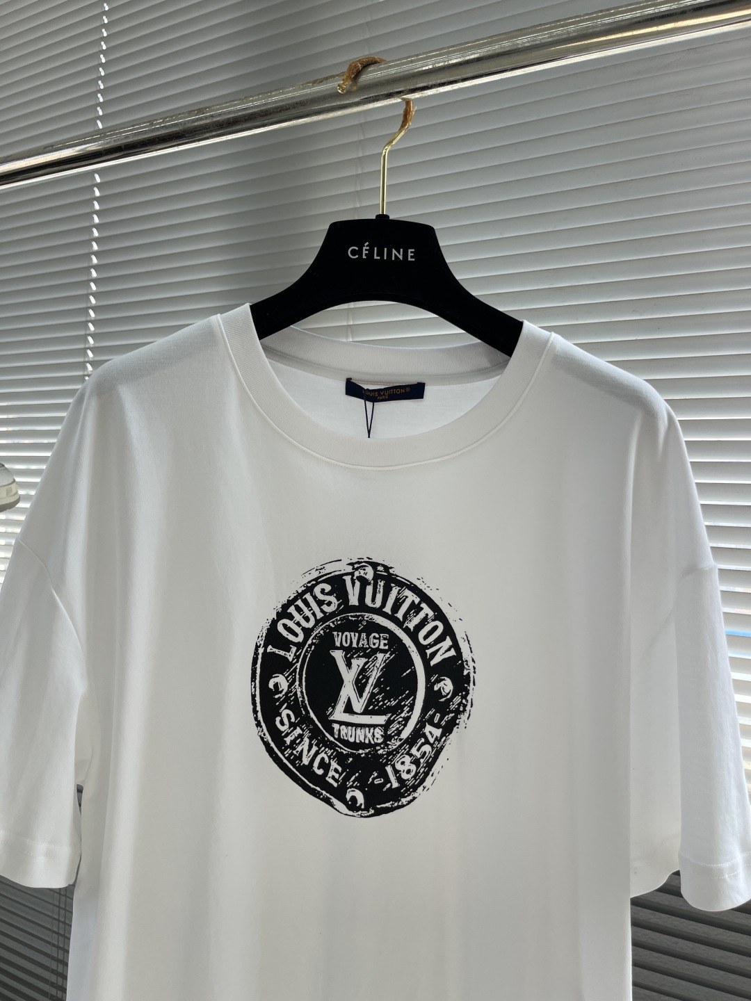 Louis Vuitton 25SS White Cotton T-Shirt With Voyage Print Unisex 2 cmp i1743598471789 6129 0 6