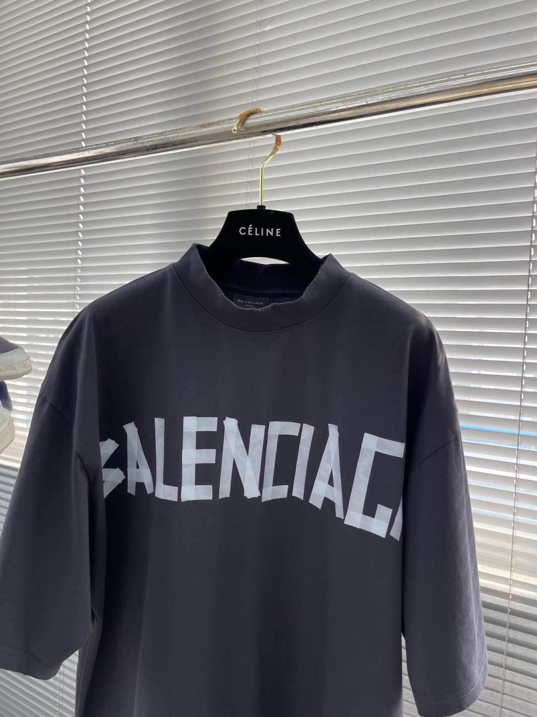 Balenciaga 25SS Distressed Logo T-Shirt Cotton Short Sleeve Top 2 cmp i1743678664814 5509 0 7