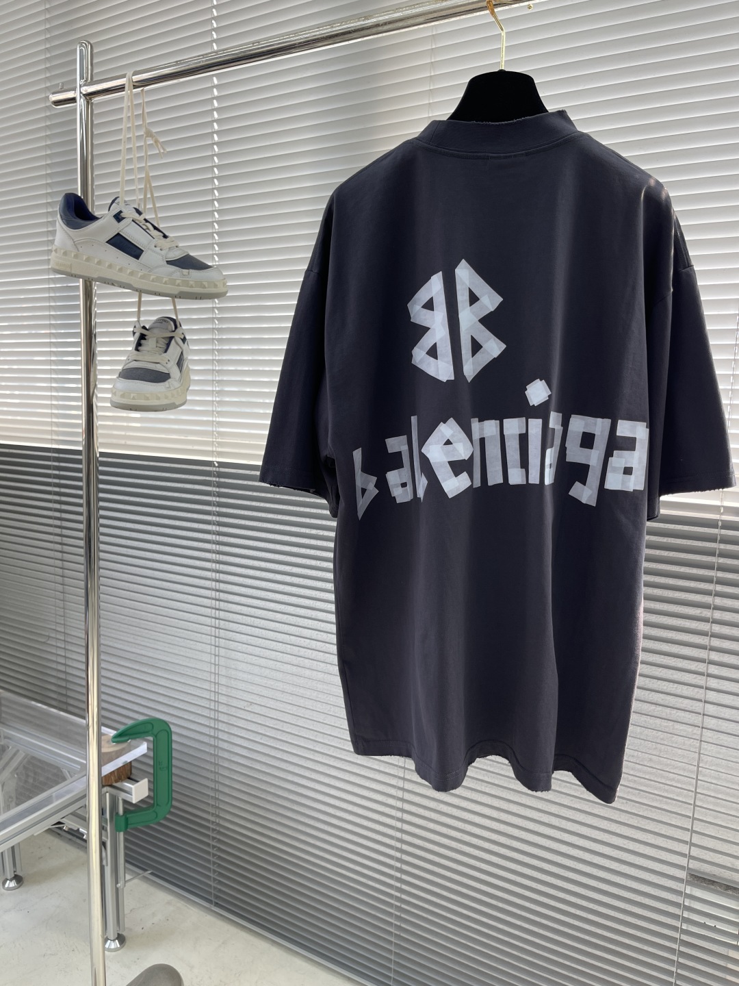 Balenciaga 25SS Distressed Logo T-Shirt Cotton Short Sleeve Top 8 cmp i1743678664850 4042 0 6