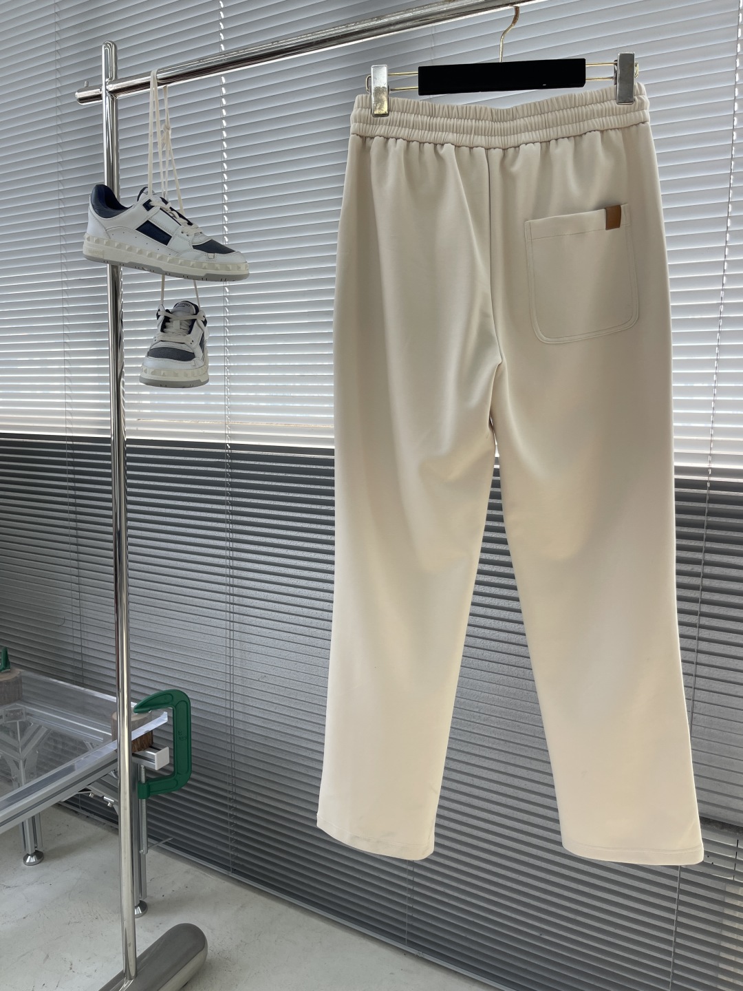 Loewe 2025 Spring/Summer Casual Sweatpants - Stylish Comfort, Versatile Design 2 cmp i1743679175584 559 0 8
