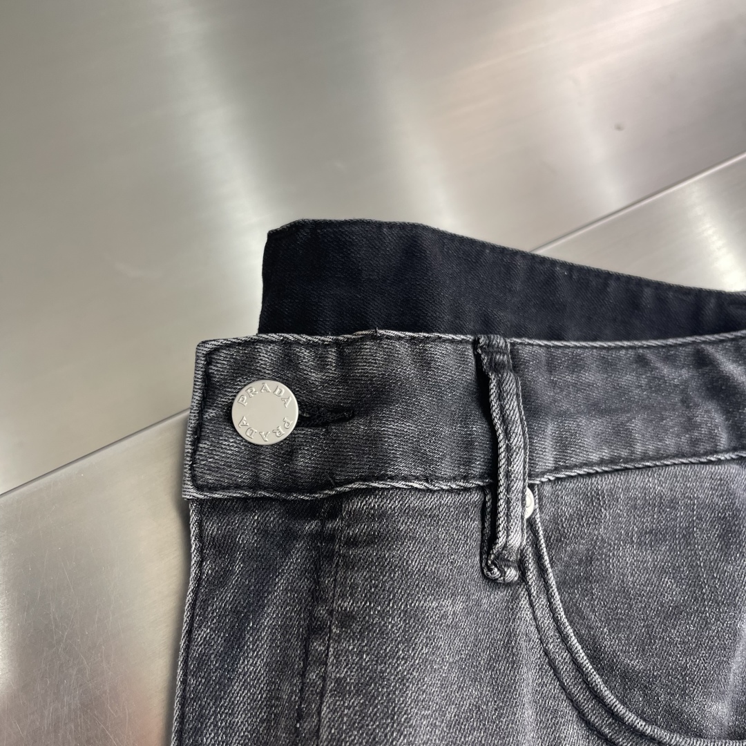 Men's Straight-Leg Sand Wash Gray Jeans with Leather Triangle Detail 5 cmp i1743849105084 5238 0 1
