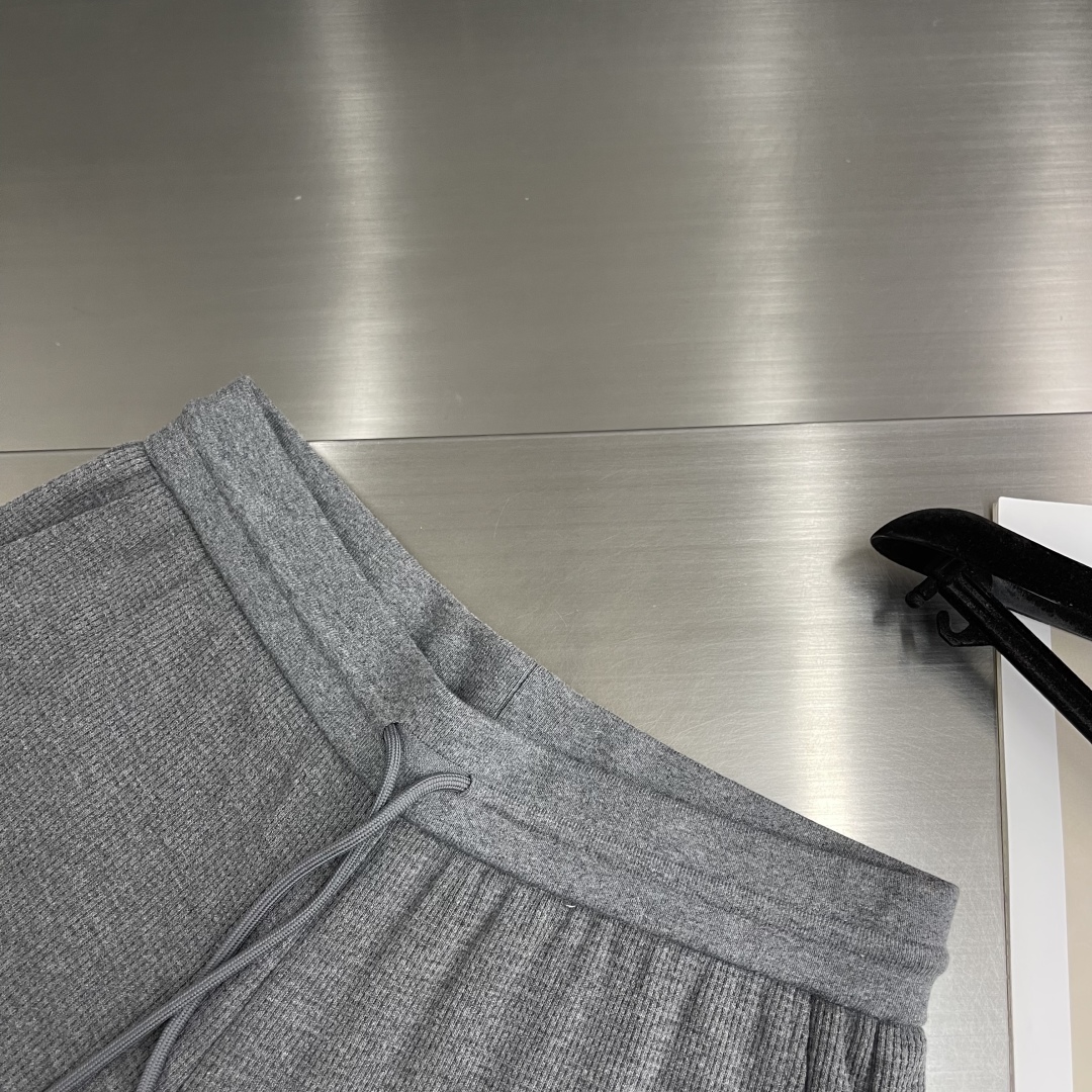 Thom Browne Waffle Knit Shorts with Four-Bar Stripe Detail - Men's 5 cmp i1743933372254 7950 0 2