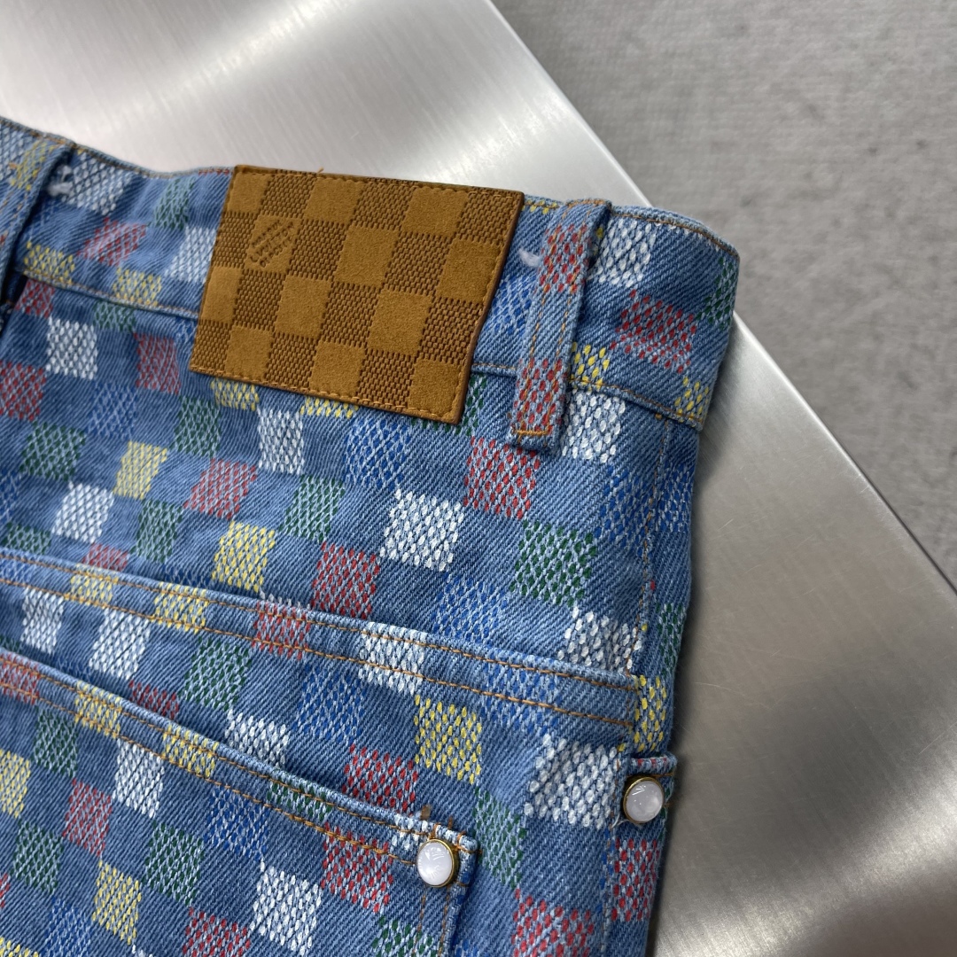 Louis Vuitton 25SS Damier Pattern Shorts - Summer Trend 9 cmp i1743933891626 5627 0 5