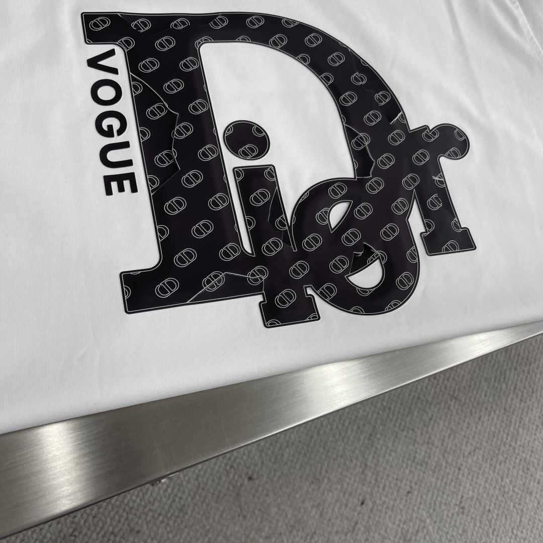 Dior Men's Short Sleeve T-Shirt with Ripped Logo, White Cotton Blend 7 cmp i1743934187867 3511 0 4