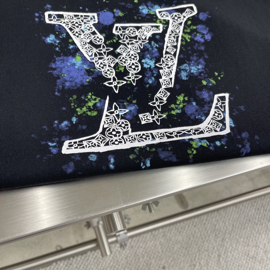 Louis Vuitton 2025 Spring/Summer Printed Logo Short Sleeve T-Shirt 4 cmp i1743934326249 5737 0 1