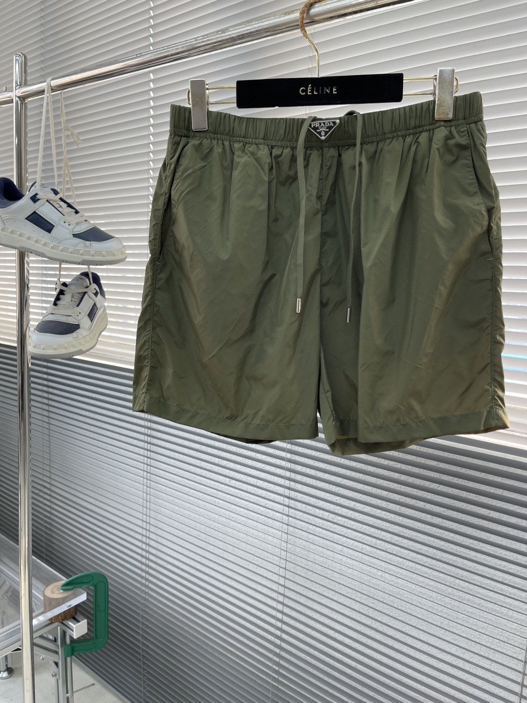 PRAD Nylon Beach Shorts: Stylish, Comfortable, Versatile for Any Occasion - 图片 1