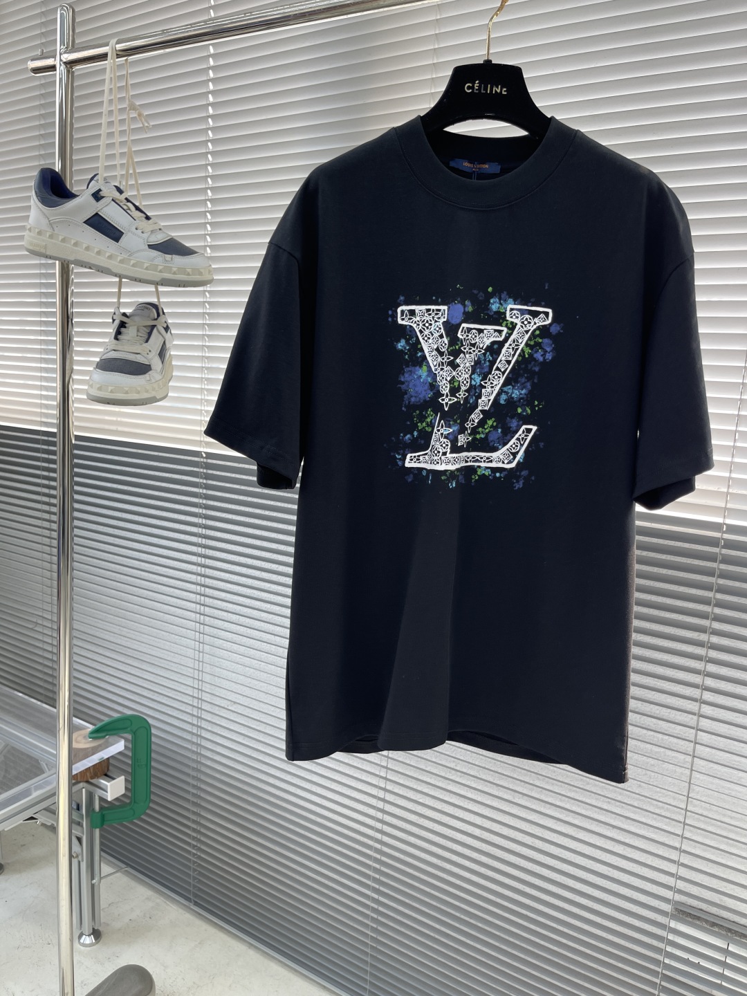 Louis Vuitton 2025 Spring/Summer Printed Logo Short Sleeve T-Shirt 1 cmp i1744022845290 3758 0 5