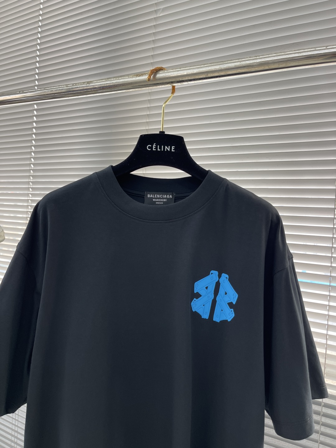 Balenciaga Oversized T-Shirt with Thick Logo - Stylish, Comfortable, and Durable 2 cmp i1744023227880 3042 0 6